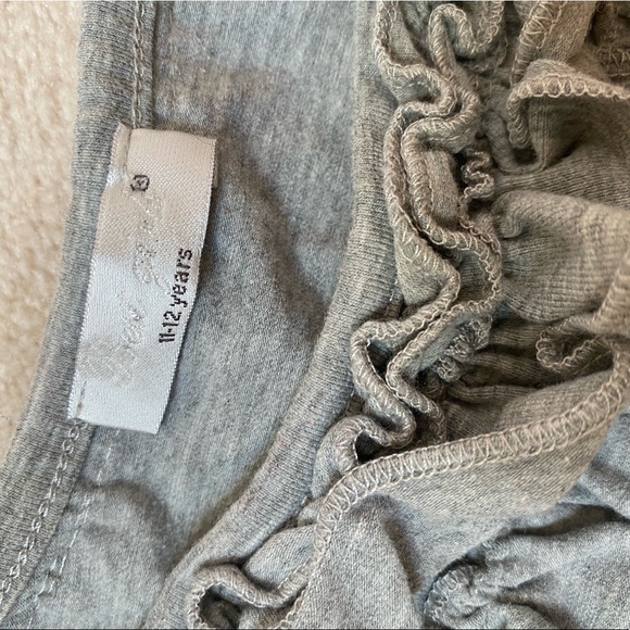 I am selling and adorable gray (11-12 years) blouse for girls just new - Picture 2 of 3